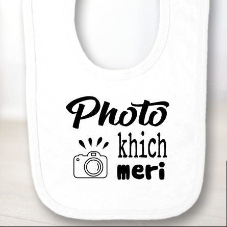 'Photo Khich Meri' bib